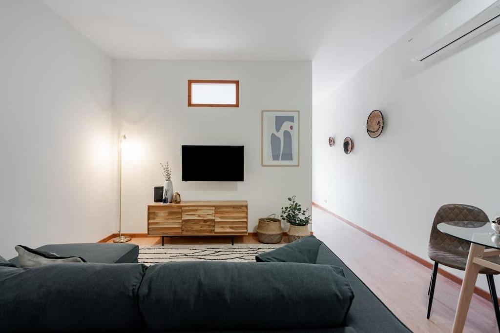 Modern Studio Near Metro Station Senhora da Hora Kültér fotó