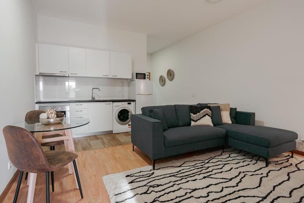Modern Studio Near Metro Station Senhora da Hora Kültér fotó